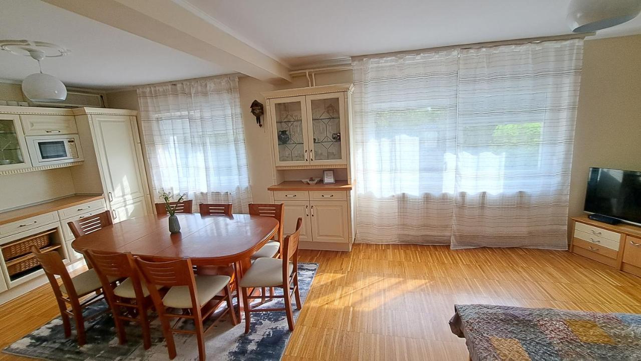 Vila Bbq Ljubljana Exteriör bild