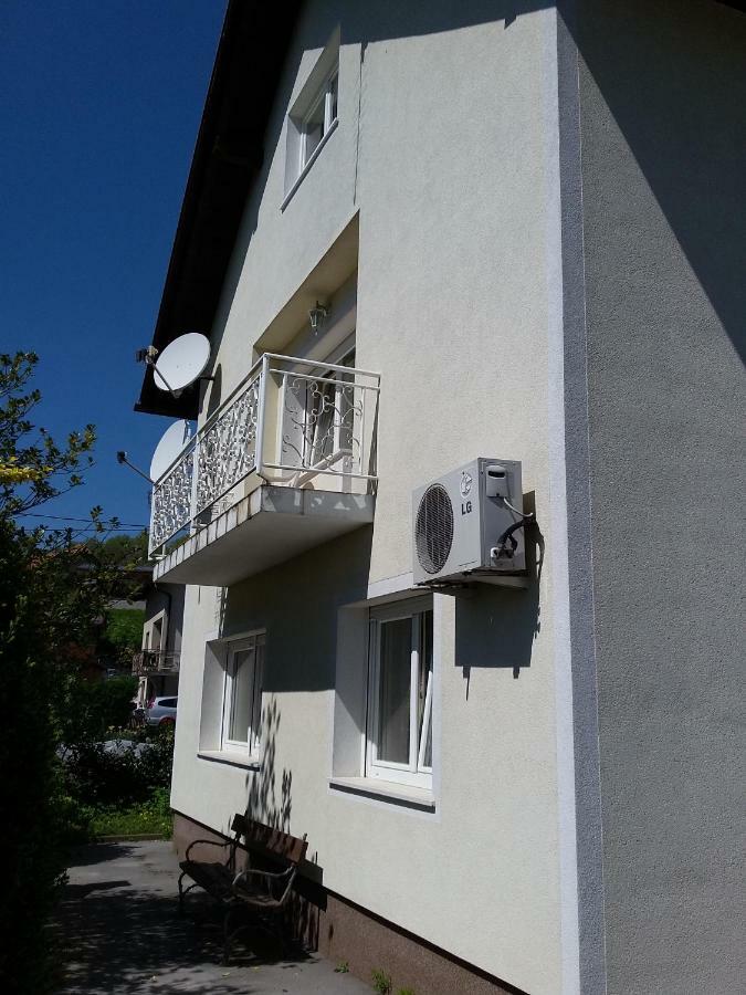 Vila Bbq Ljubljana Exteriör bild